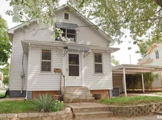 516 N 12th St, Pekin, IL 61554