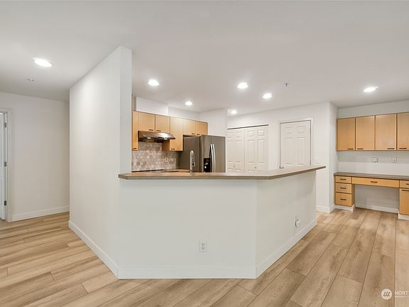 5th image of 20802 72nd Avenue W #203