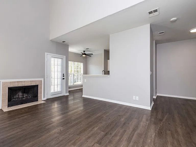 Centennial Park Apartments — Photo 17