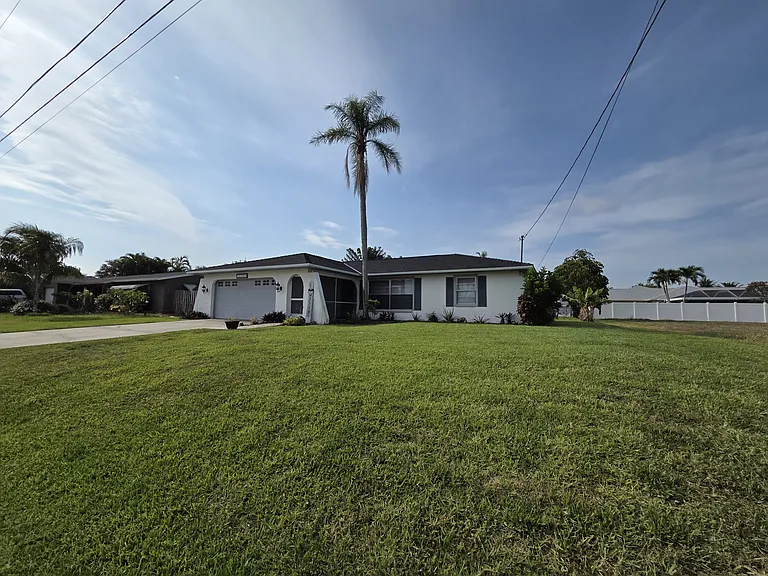 1118 SE 19th Ln — Photo 2