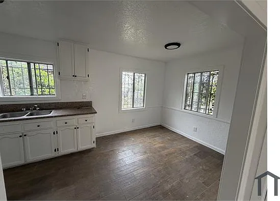 11100 S Normandie Ave #3 — Photo 1