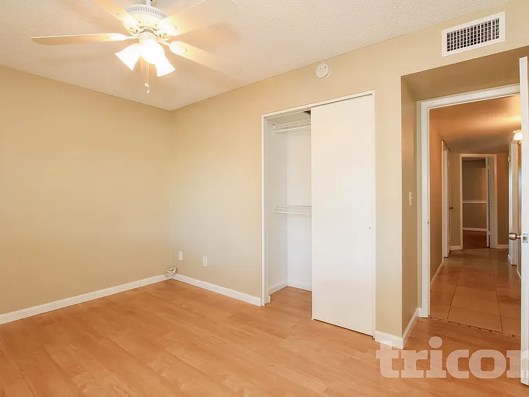 6237 W Marconi Ave — Photo 13