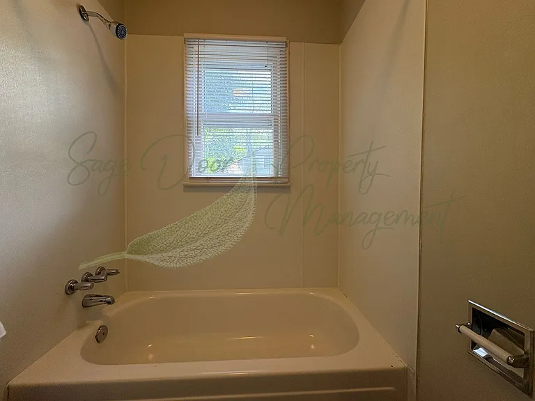 9409 E 67th Ter — Photo 13