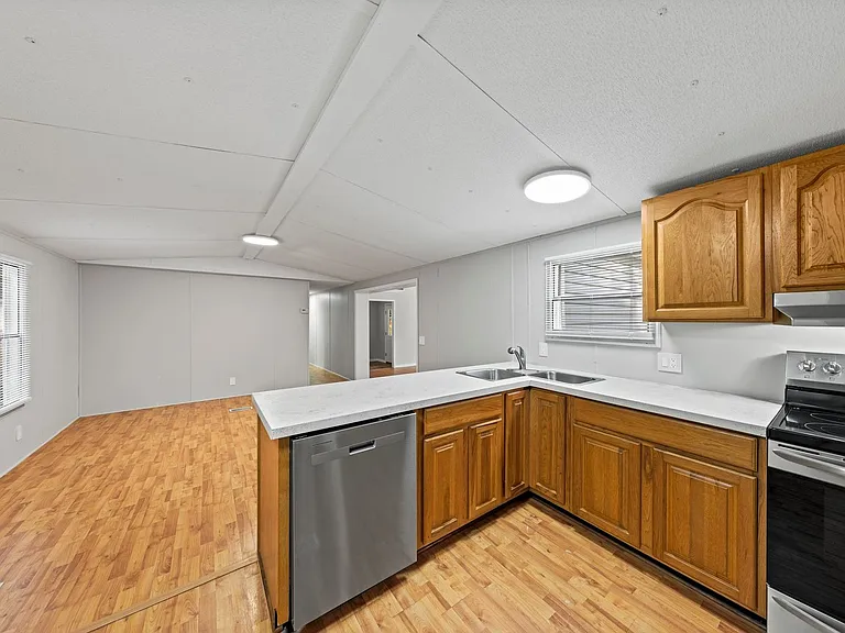 698 Persimmon St — Photo 10