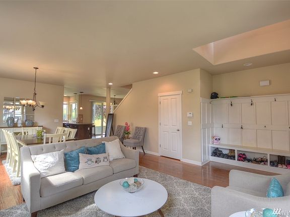 4th image of 3905 Rossberg St SE