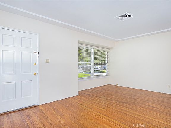 3rd image of 1562 Riverside Dr