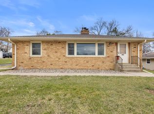 3029 Silver Lake Rd, Saint Anthony, MN 55418