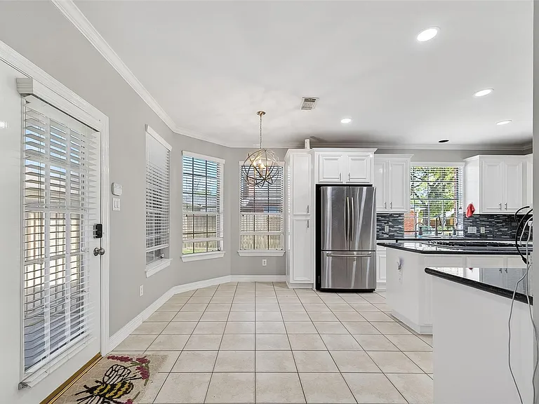 4303 Noble Oak Trl — Photo 9