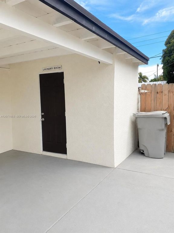 632 NW 19th St, photo 2
