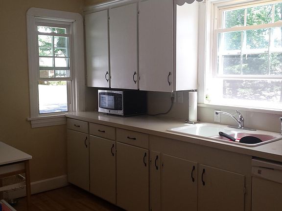 4th image of 463 Clifton Blvd
