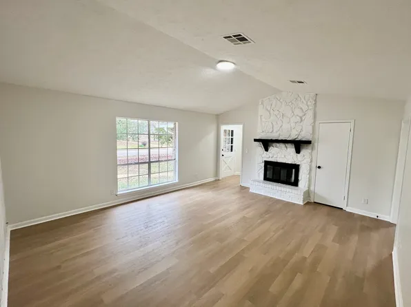 564 Shady Grove Dr, Montgomery, AL 36109