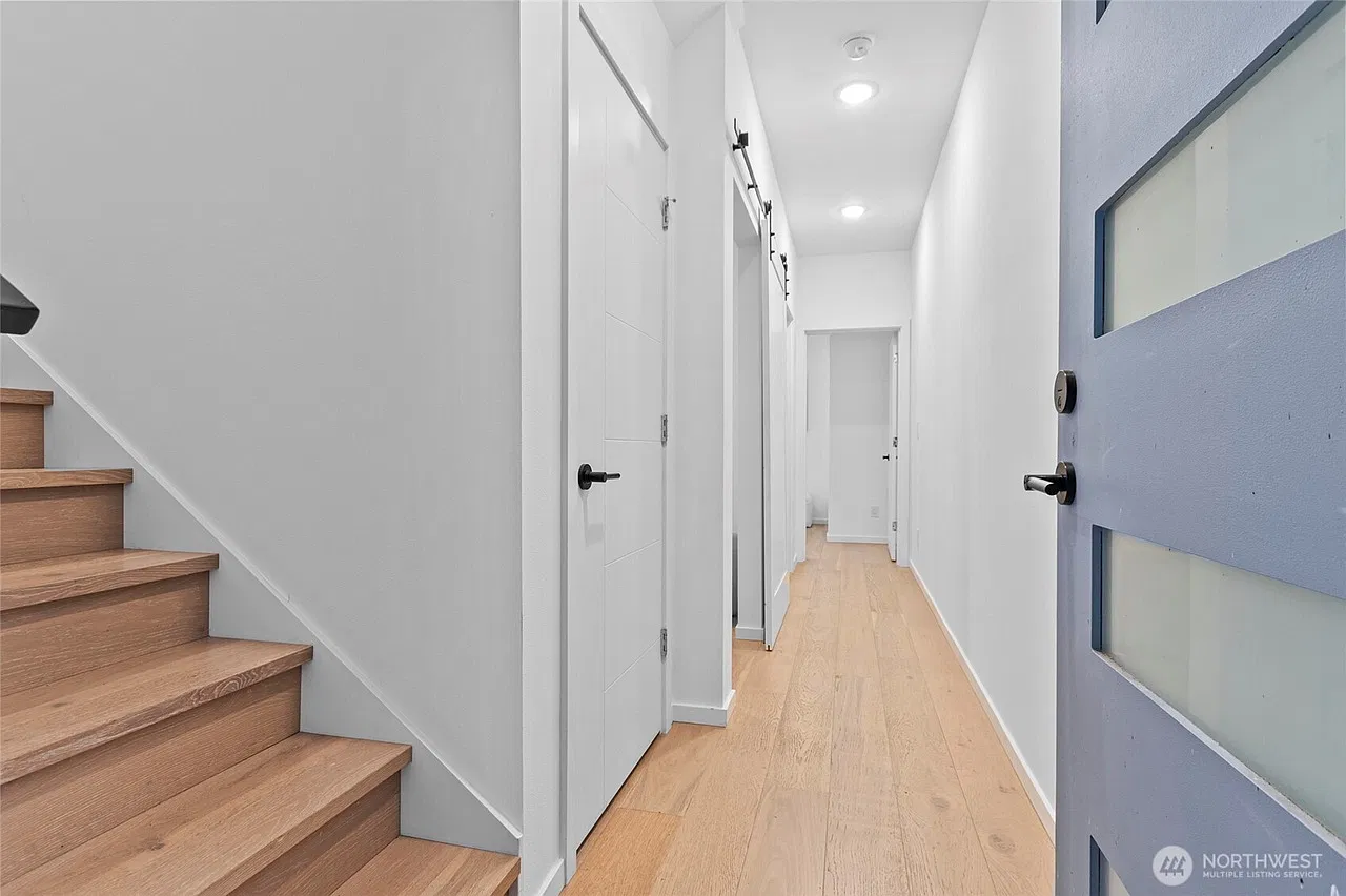 2 bed, 1340 sqft, $3,600 — Photo 3