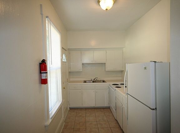 4th image of 1306 W Chapel Hill St APT A