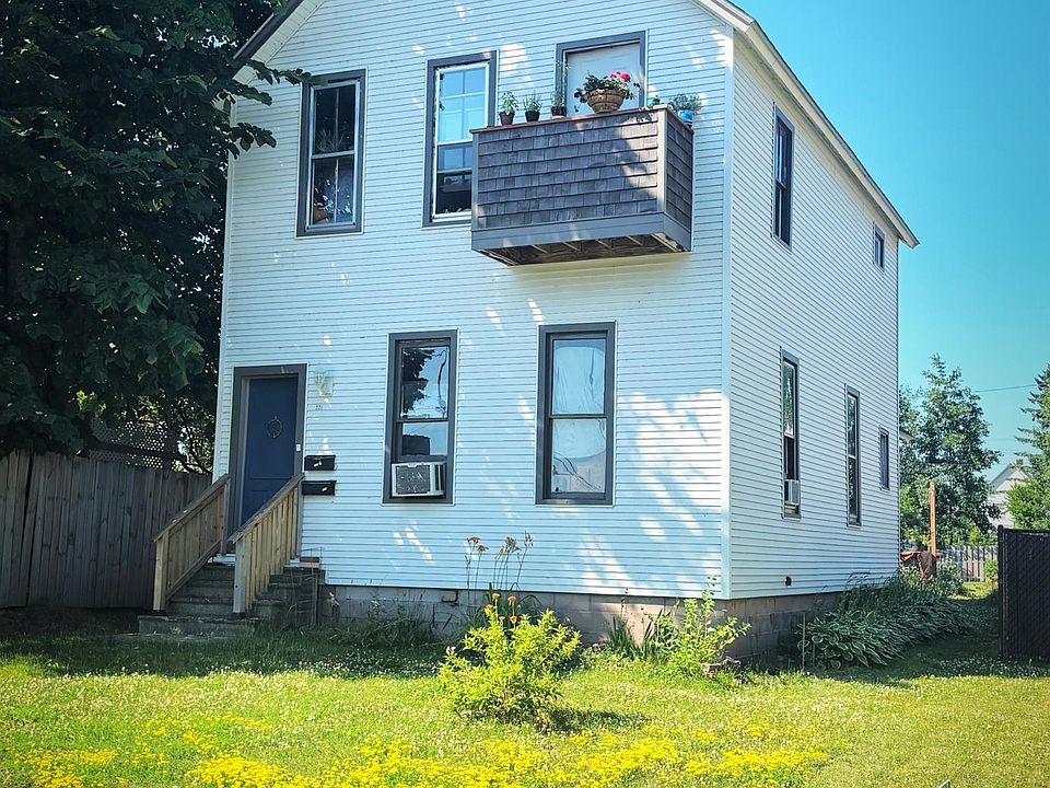 1st image of 221 Stuntz Ave