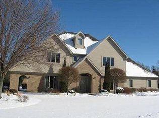 1555 Lord Rd, Fairview, PA 16415