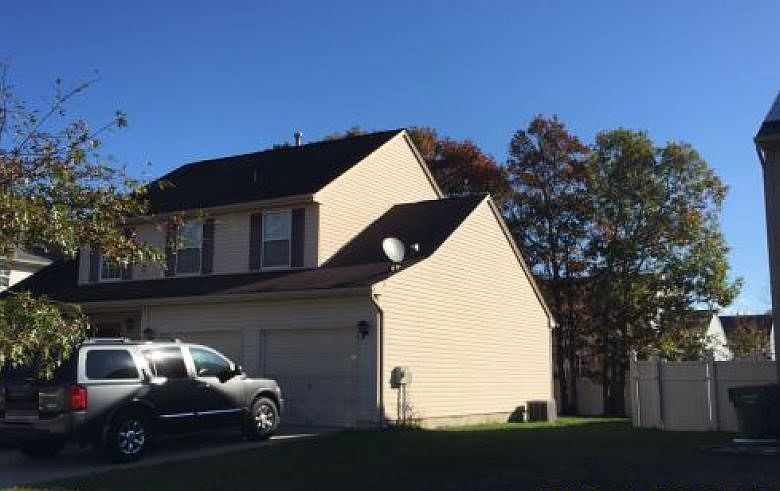 2nd image of 9 Crestwood Cir