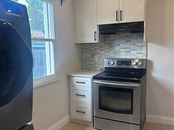 4th image of 74 Saint Clair Ave