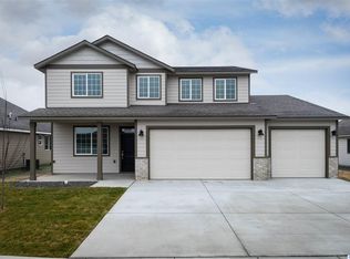 8218 Coldwater Dr, Pasco, WA 99301