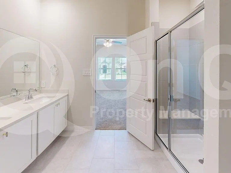2724 Mexia Ln — Photo 17