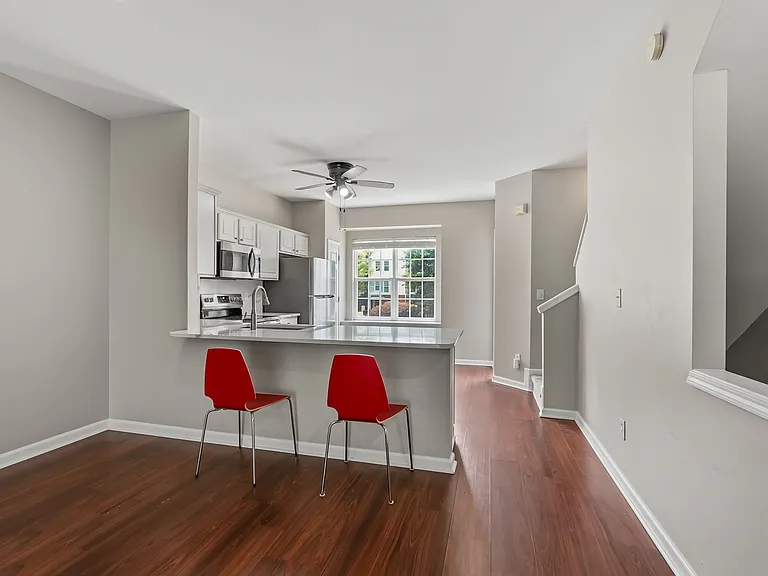 Living & dining room view 4