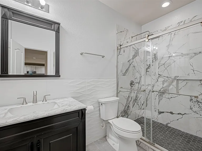 502 Mornington Ln — Photo 10