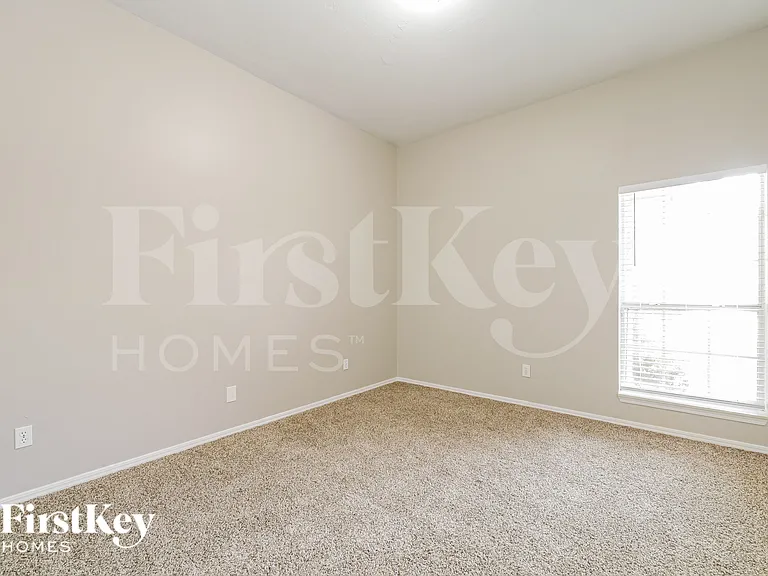 1528 NW 179th St — Photo 15