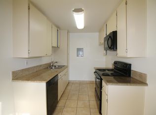 19229 Nordhoff St #9, Northridge, CA 91324