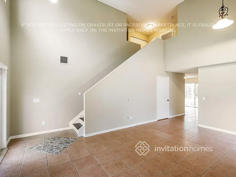 2300 SW 106th Ave — Photo 5