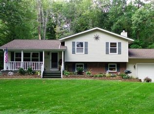 10850 Stafford Rd, Chagrin Falls, OH 44023