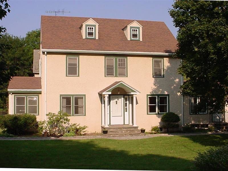 1st image of 15 Holly Pl