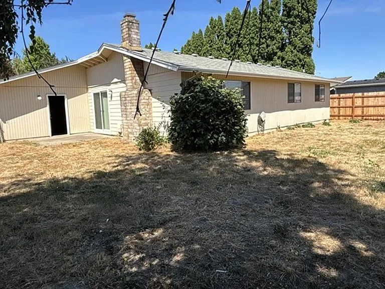 966 Royalty Dr NE — Photo 15