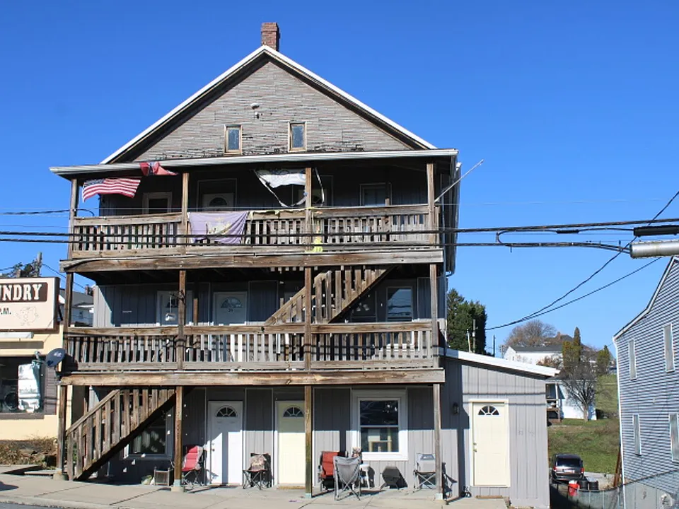 31 E High St #2