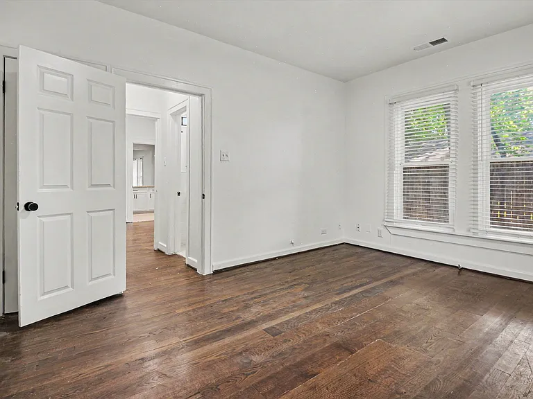 915 Annex Ave — Photo 10