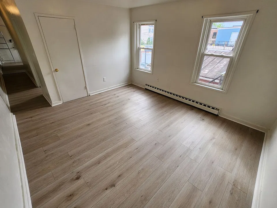 814 W Walnut St
