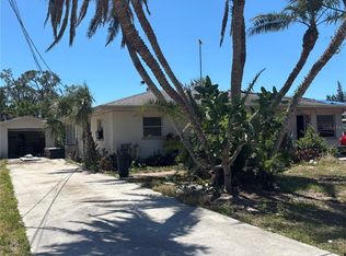 907 Hampton Rd, Nokomis, FL 34275