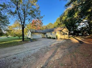 365 Clifty Village Ln, Paris, TN 38242