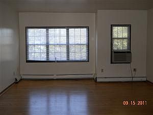 2nd image of 2733 W Kilbourn Ave APT 203