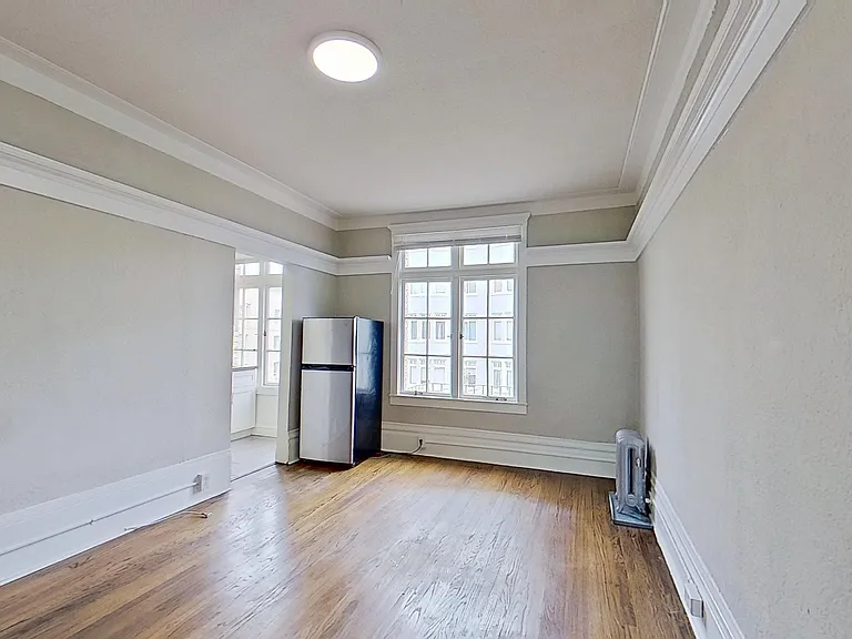691 O'Farrell Street — Photo 1