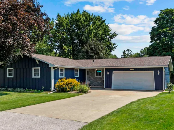 1119 Pomer Way, Menasha, WI 54952