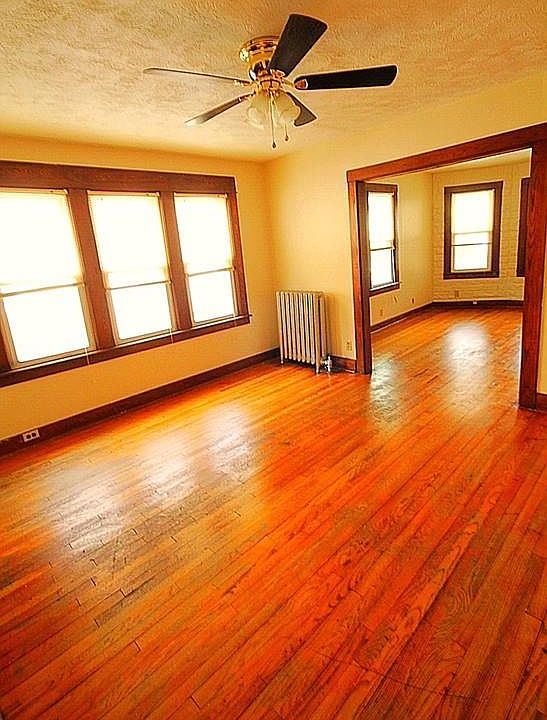 2nd image of 42-44 Carver St