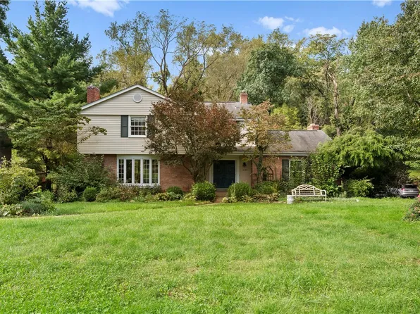 1640 Pinetree Dr, Pittsburgh, PA 15241