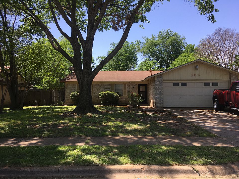 1st image of 905 N Ector Dr