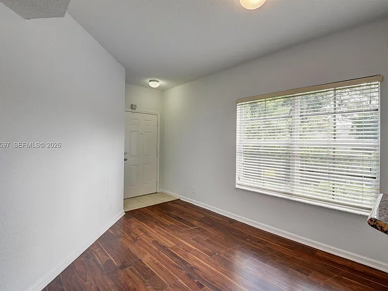 1811 NE 5th St #1501 — Photo 3