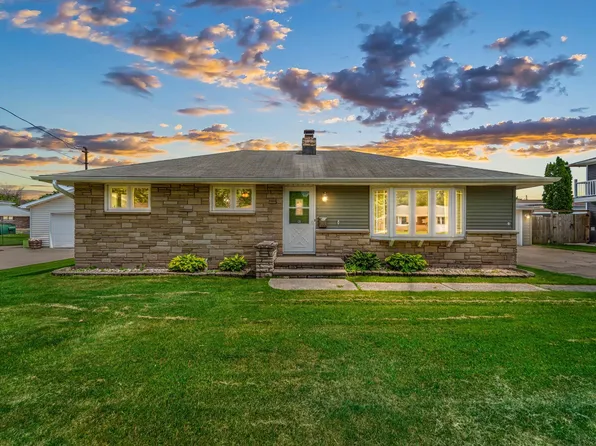 1904 Main Ave, Kaukauna, WI 54130