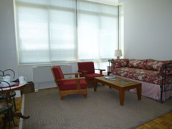 5th image of 1500 Lexington Ave APT 19Q