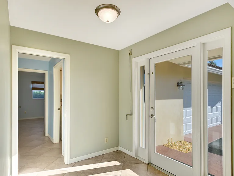 W Terrace Dr — Photo 31