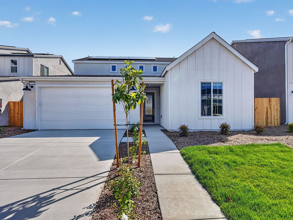 7724 Blackwater Valley Dr Bakersfield CA 93311 Exterior DS C04592