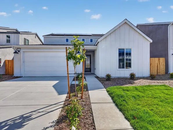 7724 Blackwater Valley Dr, Bakersfield, CA 93311
