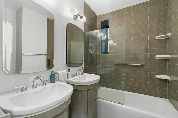 Sold by Maxwell Jacobs | media 9