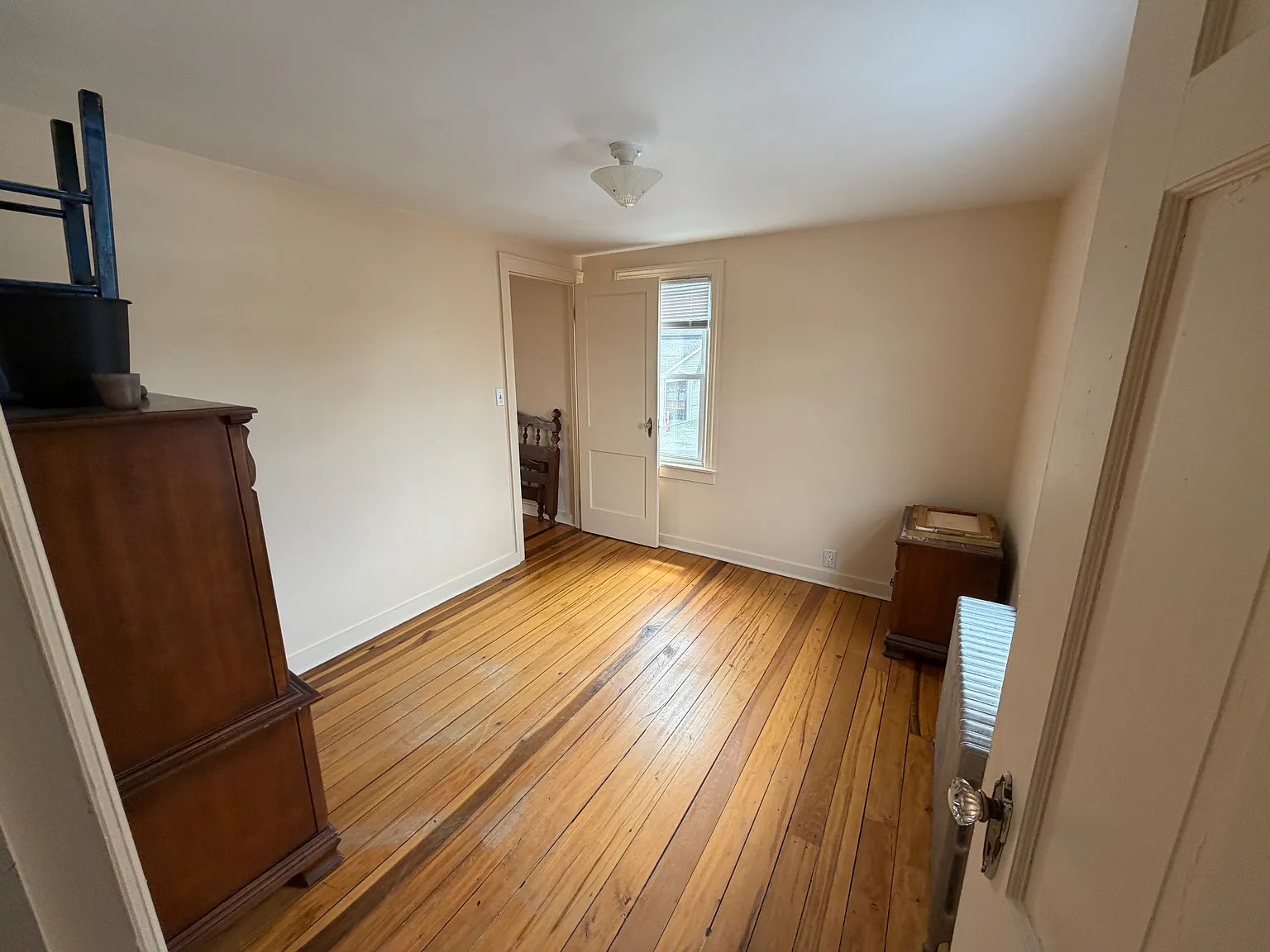 3 bed, 1.5 bath, 1000 sqft, $1,500 — Photo 1